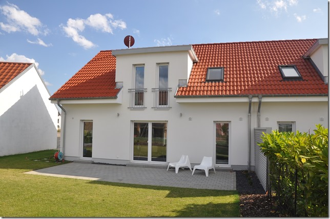 Das neue Musterhaus Sennfeld ein Doppelhaus basierend auf dem Alto SD der Heinz von Heiden-System-Architektur HvH_Musterhaus Sennfeld_Garten